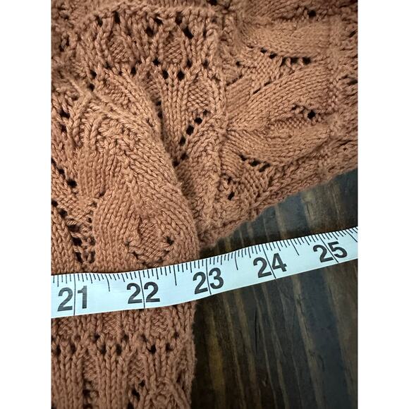 Universal thread cropped crochet sweater L - Picture 7 of 7